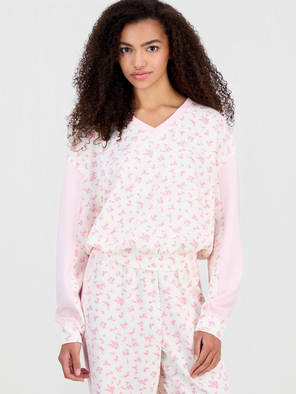 *NEW WITH TAGS* Women's Pink Ditsy Floral V-Neck Sweatshirt Top